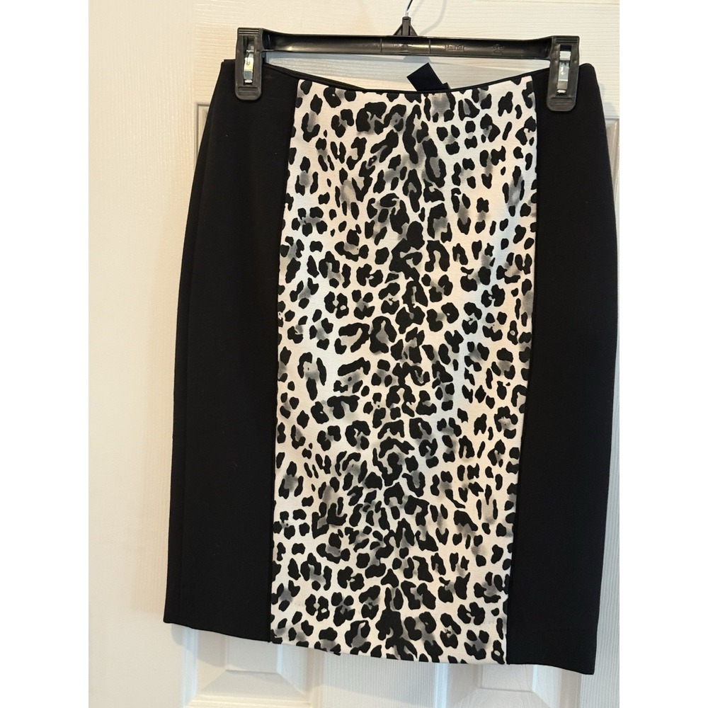 white house black market Short Animal Print Black Skirt Size 0 XS Classic